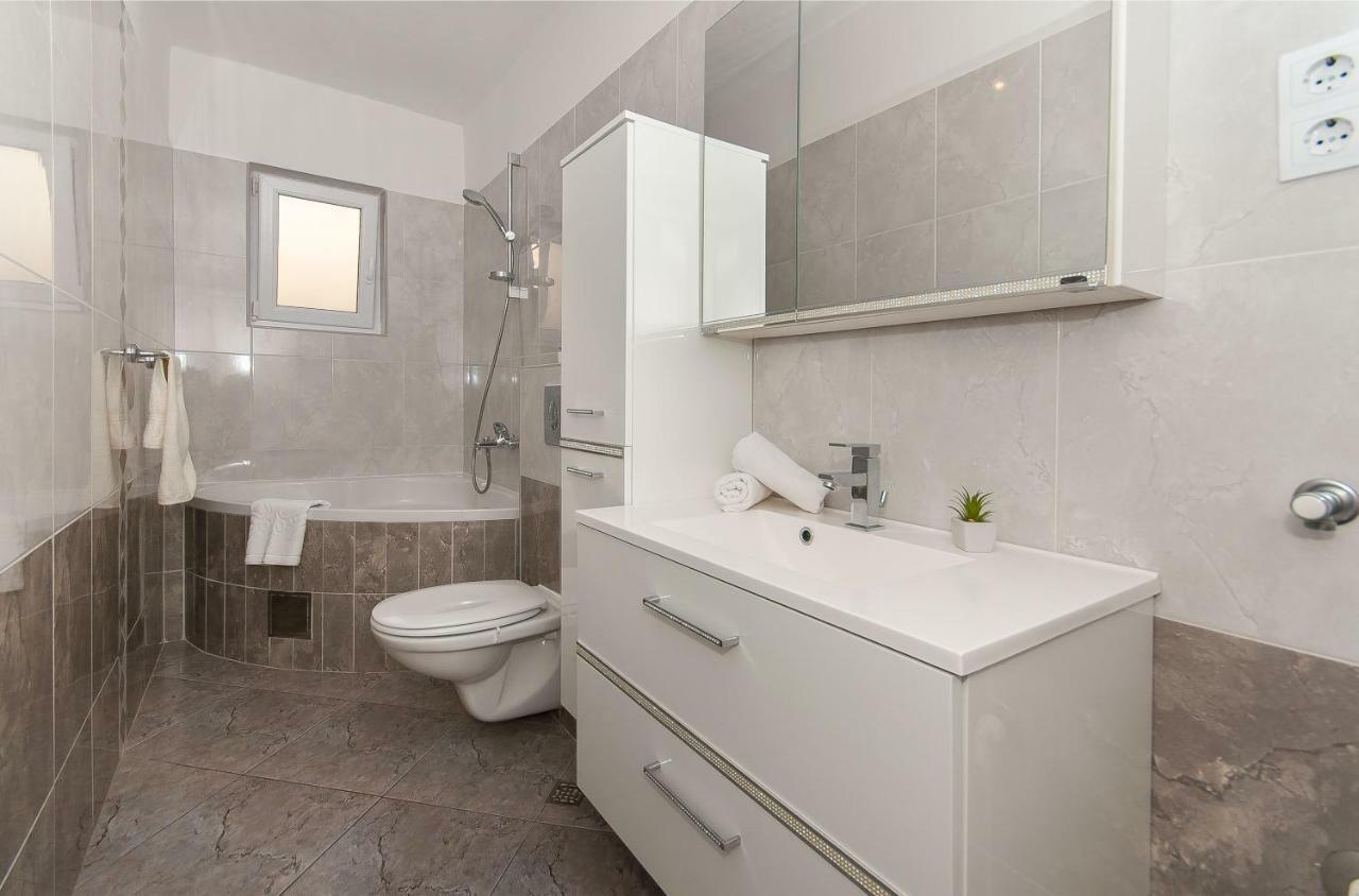 Apartment Ines Omis Luaran gambar